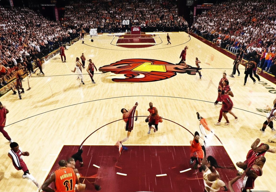 2016年NBA巅峰对决：骑士三巨头对阵热火韦德领航精彩回顾